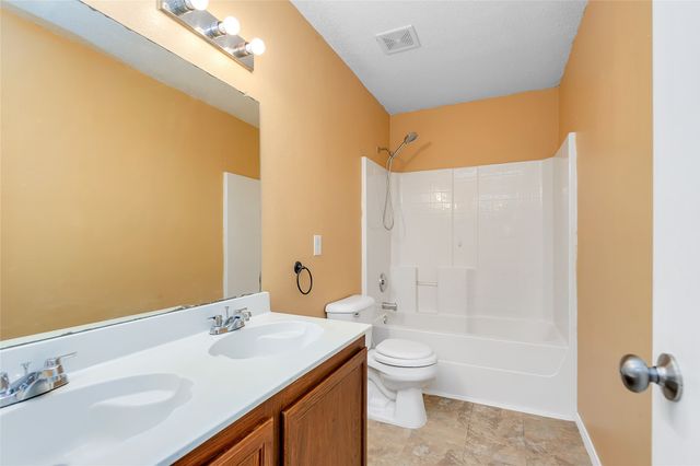 1215 Sullivan Drive, Cedar Hill, TX 75104
