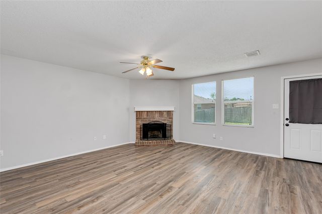 1215 Sullivan Drive, Cedar Hill, TX 75104