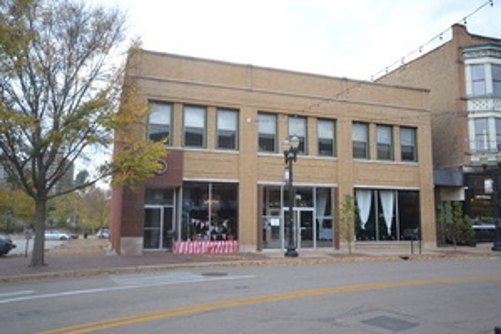 76 S Grove Avenue A, Elgin, IL 60120
