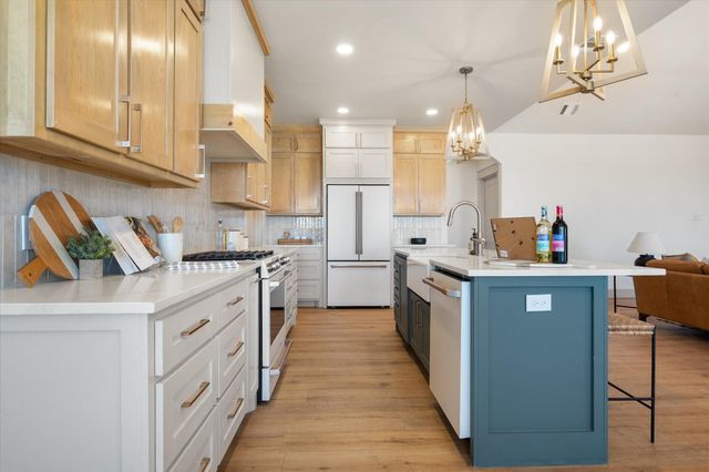 305 Maple Avenue, New Home, TX 79381