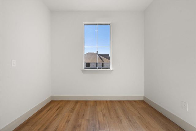 305 Maple Avenue, New Home, TX 79381