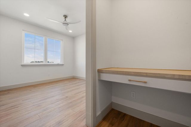 305 Maple Avenue, New Home, TX 79381