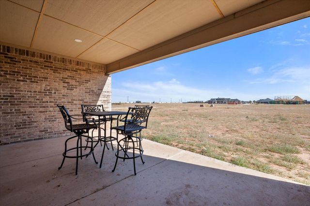 305 Maple Avenue, New Home, TX 79381