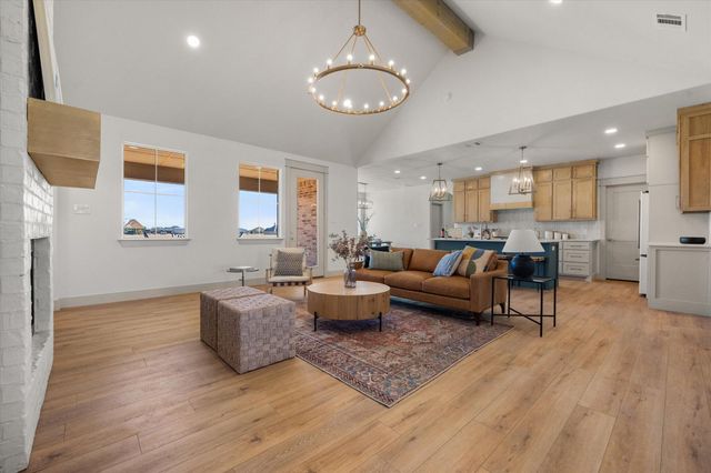 305 Maple Avenue, New Home, TX 79381