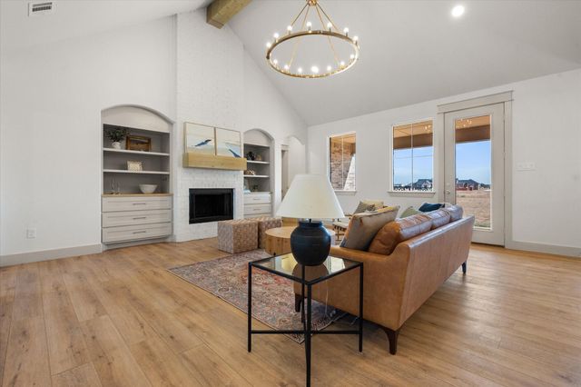 305 Maple Avenue, New Home, TX 79381