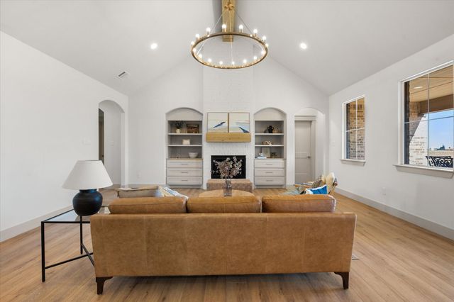 305 Maple Avenue, New Home, TX 79381