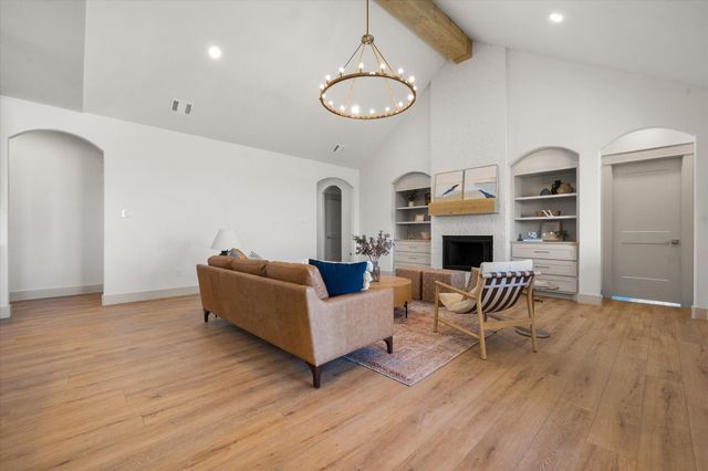 305 Maple Avenue, New Home, TX 79381