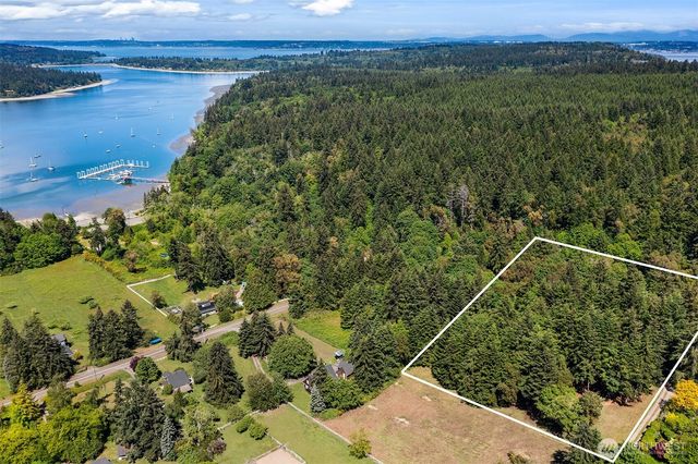 9416 SW 266th Lane, Vashon, WA 98070