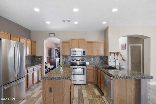 10702 E MARIGOLD Lane, Florence, AZ 85132