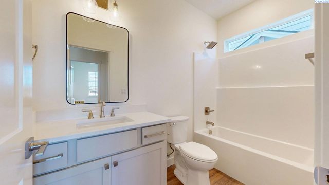 4545 Grove Court, West Richland, WA 99353