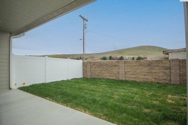 4545 Grove Court, West Richland, WA 99353