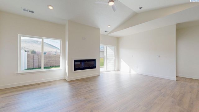 4545 Grove Court, West Richland, WA 99353