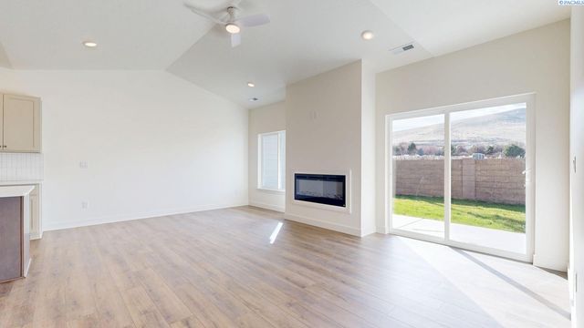 4545 Grove Court, West Richland, WA 99353