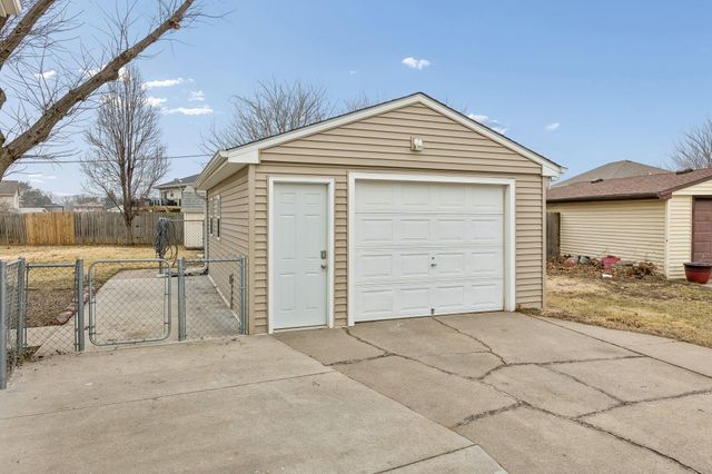 1302 N 22ND Street, Council Bluffs, IA 51501