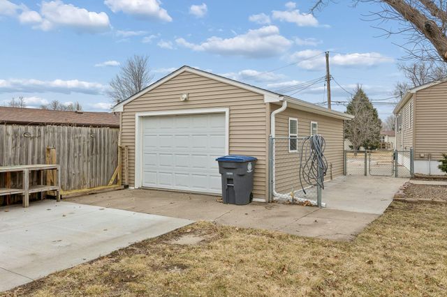 1302 N 22ND Street, Council Bluffs, IA 51501