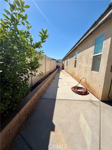 9401 Venetian, Jurupa Valley, CA 92509