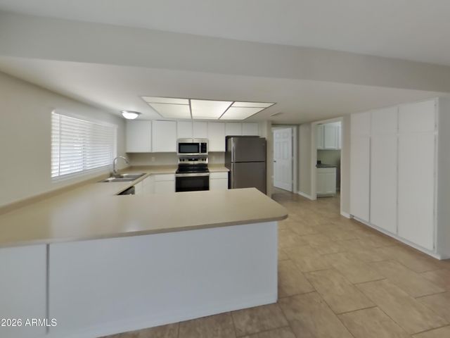 1113 W RUNION Drive, Phoenix, AZ 85027