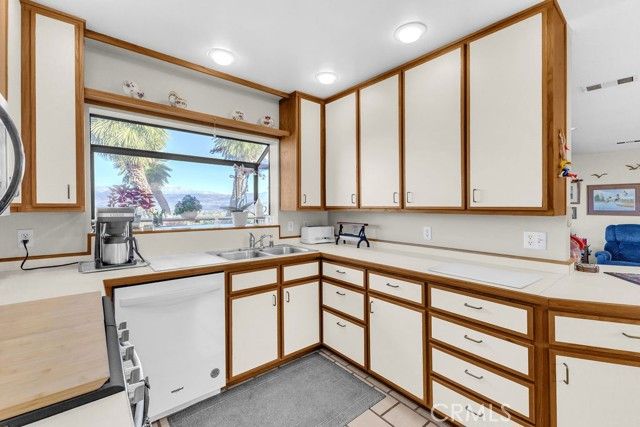 27800 Chantal Drive, Hemet, CA 92544