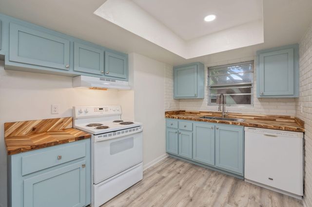 260 Gregory Drive, Mary Esther, FL 32569