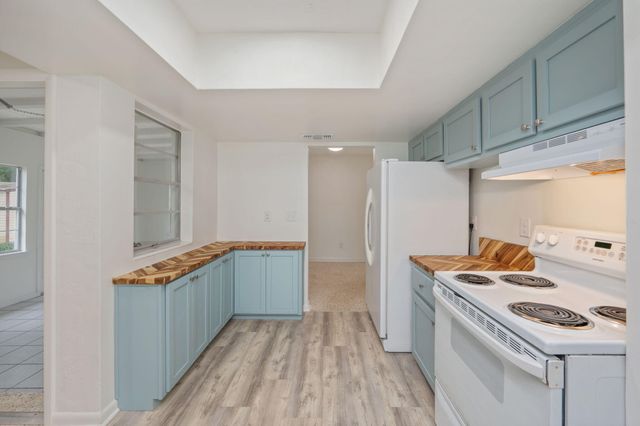 260 Gregory Drive, Mary Esther, FL 32569