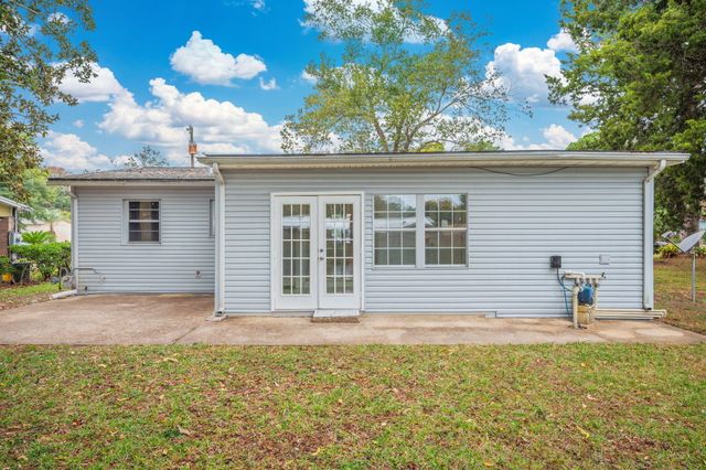 260 Gregory Drive, Mary Esther, FL 32569