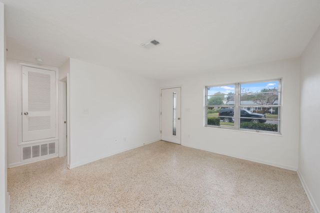 260 Gregory Drive, Mary Esther, FL 32569