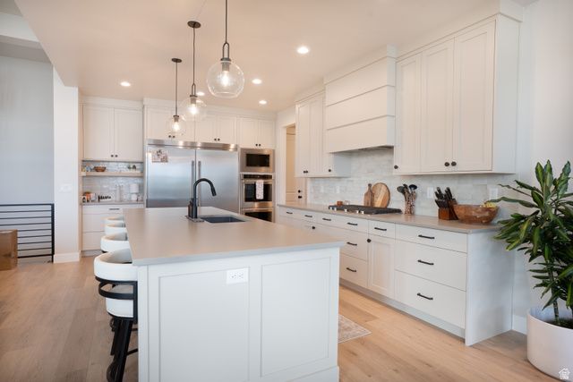 667 W HIDDEN FARM DR, Farmington, UT 84025