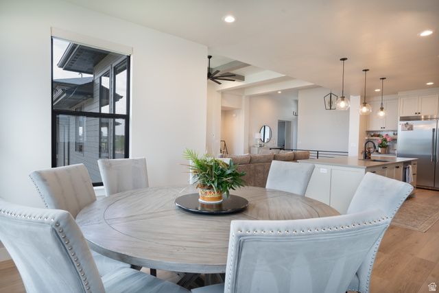 667 W HIDDEN FARM DR, Farmington, UT 84025