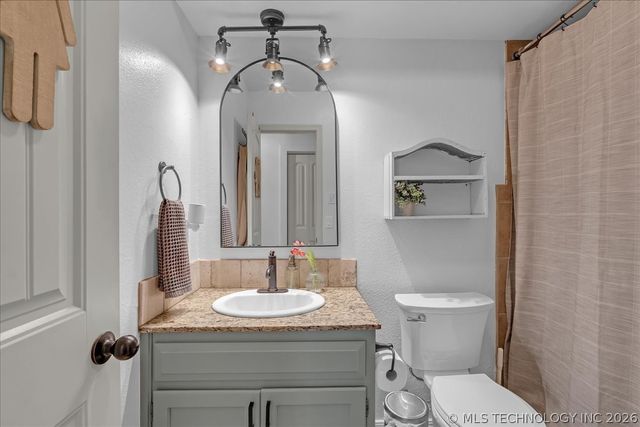 24920 Rosewood Drive, Broken Arrow, OK 74014