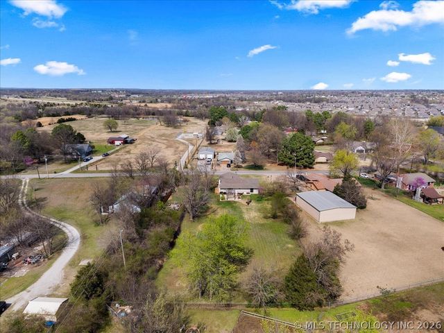 24920 Rosewood Drive, Broken Arrow, OK 74014