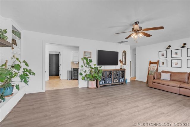 24920 Rosewood Drive, Broken Arrow, OK 74014