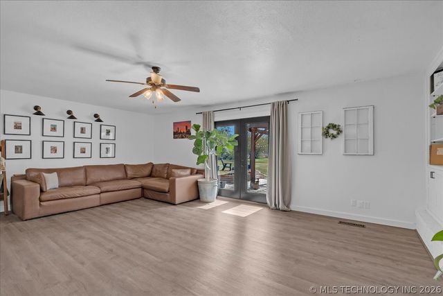 24920 Rosewood Drive, Broken Arrow, OK 74014