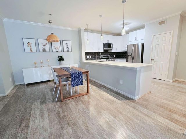 2111 Welch Street B119, Houston, TX 77019