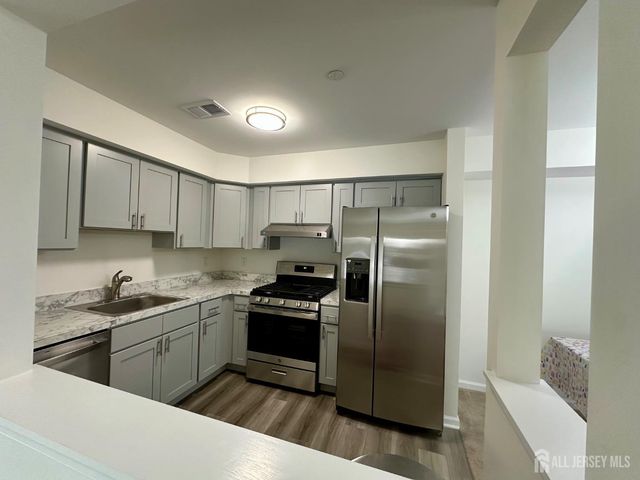 1218 Waterford Drive, Edison, NJ 08817