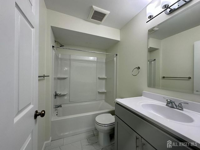 1218 Waterford Drive, Edison, NJ 08817