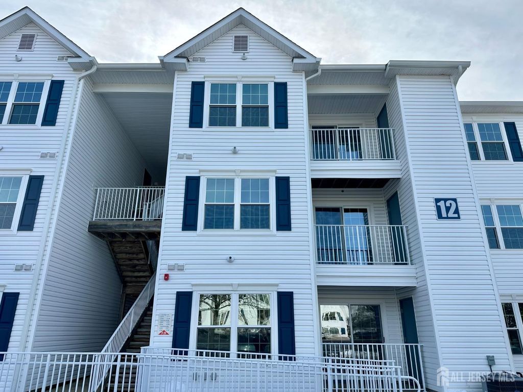 1218 Waterford Drive, Edison, NJ 08817