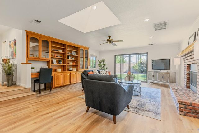 4439 Morpheus Ln, Sacramento, CA 95864