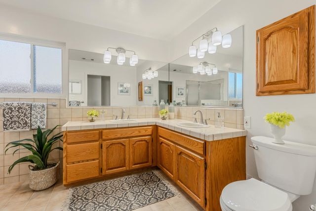 4439 Morpheus Ln, Sacramento, CA 95864