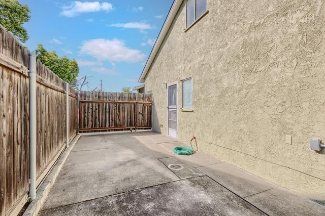 4439 Morpheus Ln, Sacramento, CA 95864