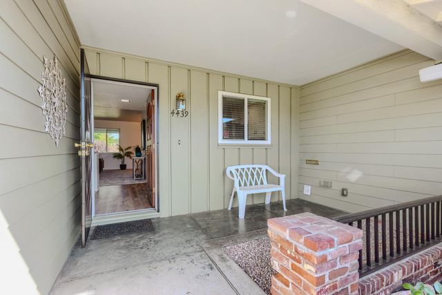 4439 Morpheus Ln, Sacramento, CA 95864