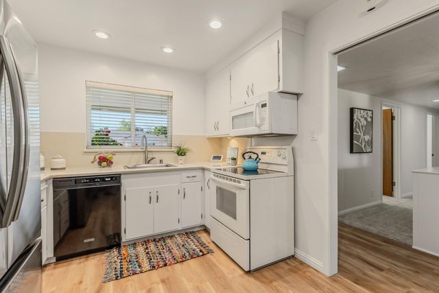 4439 Morpheus Ln, Sacramento, CA 95864