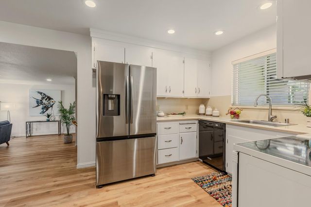 4439 Morpheus Ln, Sacramento, CA 95864