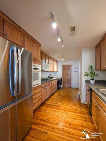 8 E Front Street, Monroe, MI 48161