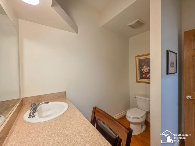 8 E Front Street, Monroe, MI 48161