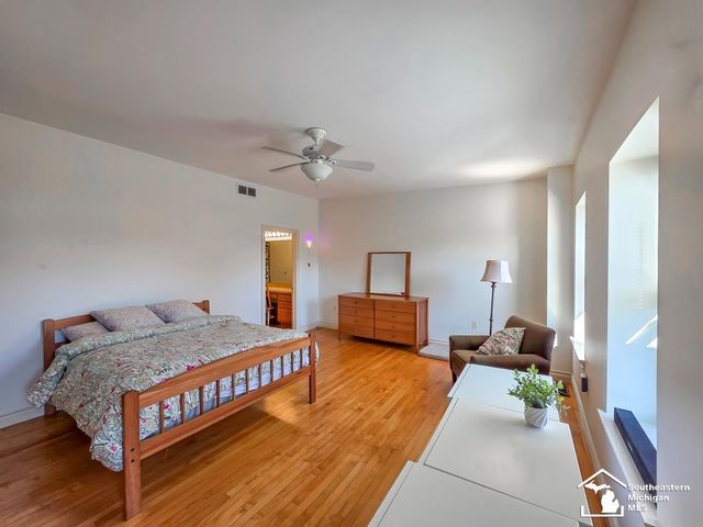 8 E Front Street, Monroe, MI 48161