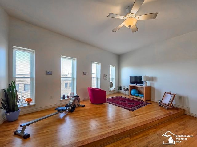 8 E Front Street, Monroe, MI 48161