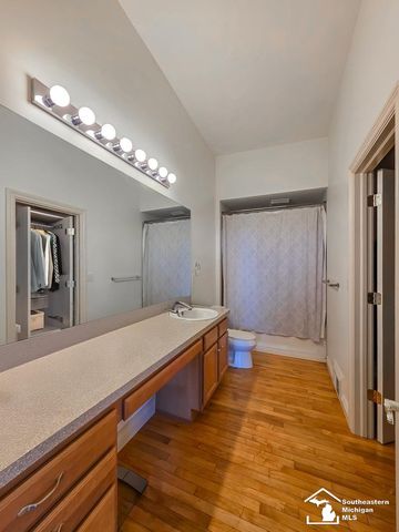 8 E Front Street, Monroe, MI 48161