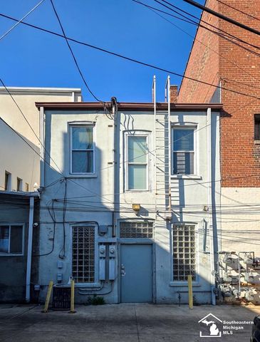 8 E Front Street, Monroe, MI 48161