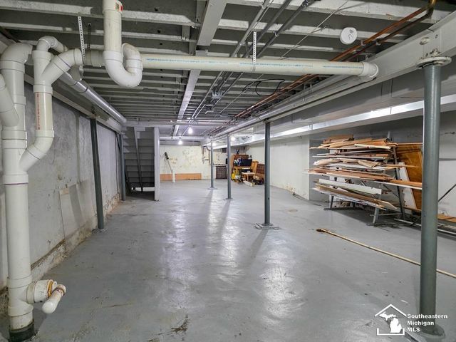 8 E Front Street, Monroe, MI 48161