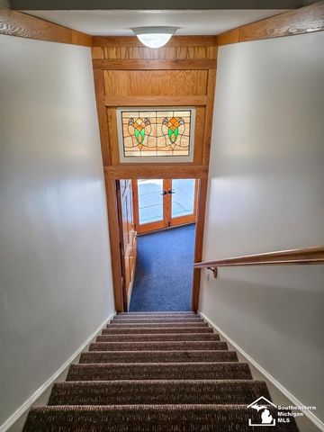 8 E Front Street, Monroe, MI 48161